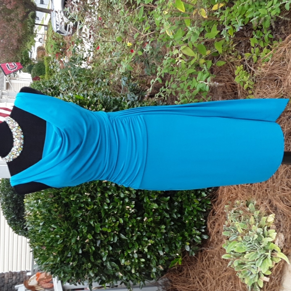 🤩Frank Lyman Flattering Stretchy Dress